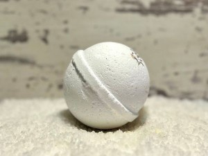 Lavender & Lace Fizzy Bath Bomb 4.5 Oz - Product Image