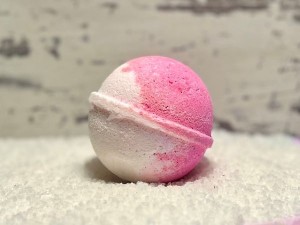 Pear Raspberry Fizzy Bath Bomb 4.5 Oz - Product Image