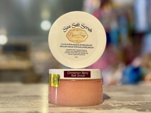 Cinnamon Berry Sea Salt Scrub 8 Oz - Product Image
