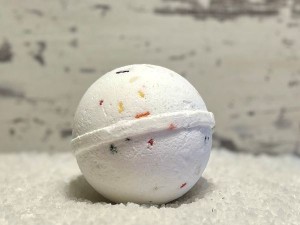 Birthday Cake Fizzy Bath Bomb 4.5 Oz - Product Image