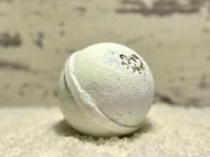 Cool Mint Fizzy Bath Bomb 4.5 Oz - Product Image