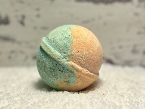 Cucumber Melon Fizzy Bath Bomb 4.5 Oz - Product Image
