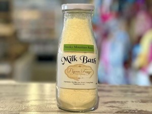 Smoky Mountain Rain Milk Bath 10 Oz - Product Image