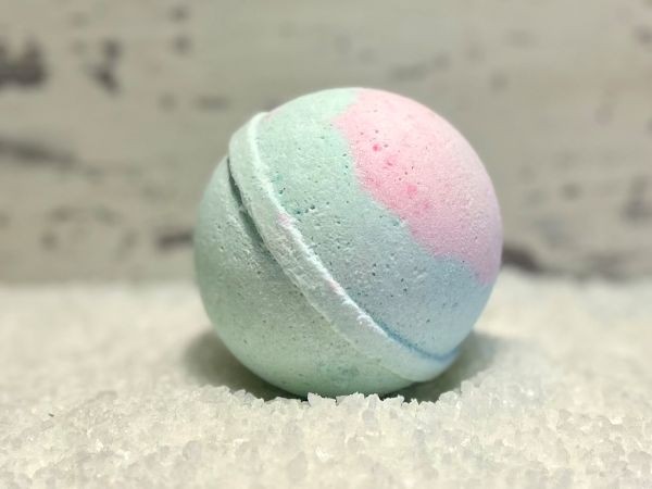 Sweet Pea Fizzy Bath Bomb 4.5 Oz Sweet Pea Fizzy Bath Bomb 4.5 Oz - Product Image